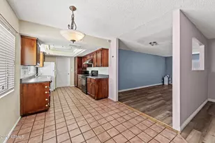 5203 W Laurie Ln, Glendale, AZ 85302 - Photo 6