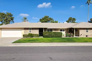 10734 W Hatcher Rd, Sun City, AZ 85351 - Photo 2