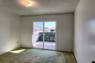 10734 W Hatcher Rd, Sun City, AZ 85351 - Photo 18