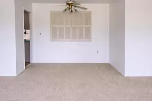 10734 W Hatcher Rd, Sun City, AZ 85351 - Photo 14