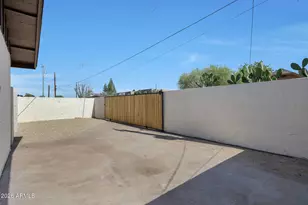 1339 E Glenrosa Ave, Phoenix, AZ 85014 - Photo 22