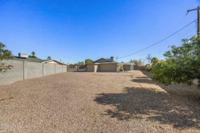 8519 E Northland Drive, Scottsdale, AZ 85251 - Photo 22