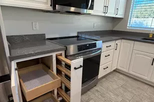 4140 W Paradise Dr, Phoenix, AZ 85029 - Photo 10