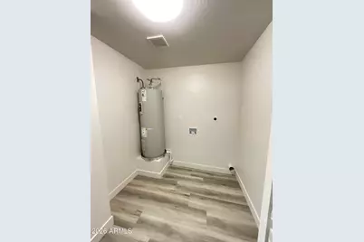 2301 N 39th Lane, Phoenix, AZ 85009 - Photo 18