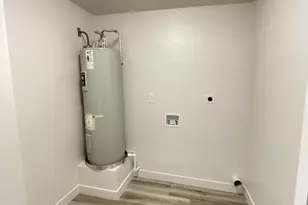 2301 N 39th Ln, Phoenix, AZ 85009 - Photo 18