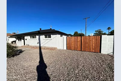 2301 N 39th Lane, Phoenix, AZ 85009 - Photo 1
