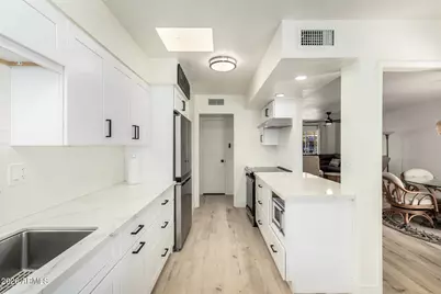 18218 N 99th Drive, Sun City, AZ 85373 - Photo 10