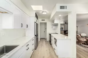 18218 N 99th Dr, Sun City, AZ 85373 - Photo 10