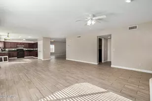 10377 W Piccadilly Rd, Avondale, AZ 85392 - Photo 12