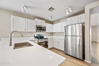 11579 W Oglesby Avenue, Youngtown, AZ 85363 - Photo 4