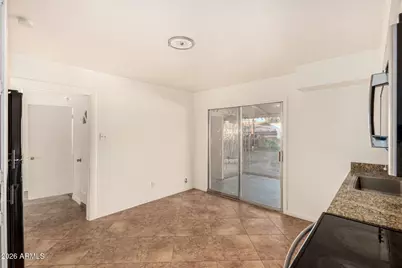 7518 W Whitton Avenue, Phoenix, AZ 85033 - Photo 6