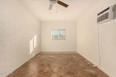 7518 W Whitton Avenue, Phoenix, AZ 85033 - Photo 10