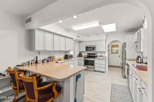 10228 W Andover Ave, Sun City, AZ 85351 - Photo 12