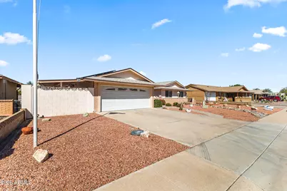 10228 W Andover Avenue, Sun City, AZ 85351 - Photo 2
