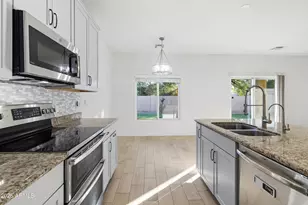 627 W Kerry Ln, Phoenix, AZ 85027 - Photo 18