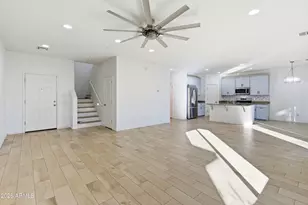 627 W Kerry Ln, Phoenix, AZ 85027 - Photo 14