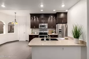 8653 E Royal Palm Rd, Scottsdale, AZ 85258 - Photo 6