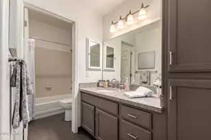 8653 E Royal Palm Rd, Scottsdale, AZ 85258 - Photo 24