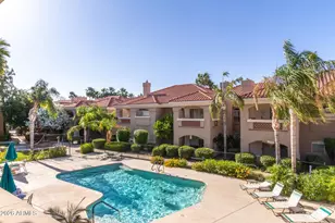 8653 E Royal Palm Rd, Scottsdale, AZ 85258 - Photo 32