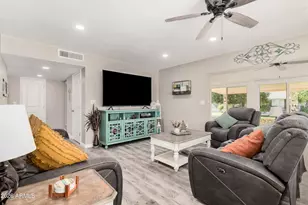 10605 W Roundelay Cir, Sun City, AZ 85351 - Photo 12