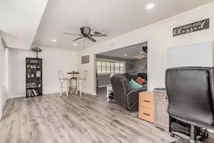 10605 W Roundelay Cir, Sun City, AZ 85351 - Photo 16