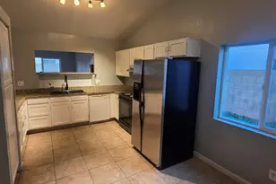 140 W Ivyglen St, Mesa, AZ 85201 - Photo 4