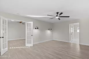 2366 E Becker Ln, Phoenix, AZ 85028 - Photo 12