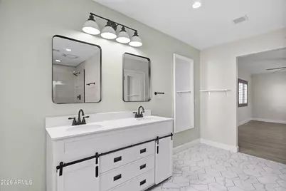 2366 E Becker Lane, Phoenix, AZ 85028 - Photo 14