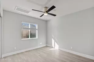 2366 E Becker Ln, Phoenix, AZ 85028 - Photo 16