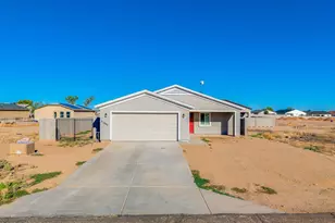 31843 N Poplar St, Wittmann, AZ 85361 - Photo 2
