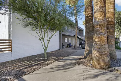 2925 N 38th Street #2, Phoenix, AZ 85018 - Photo 4