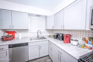 2101 W Glenn Dr, Phoenix, AZ 85021 - Photo 18