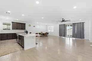 4650 W Gilbert Ln, San Tan Valley, AZ 85144 - Photo 4