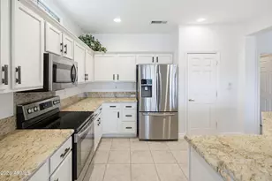 15932 W Summerwalk Dr, Surprise, AZ 85374 - Photo 10