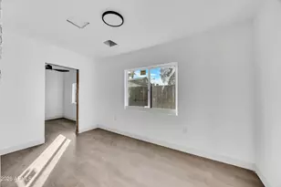 1002 W Polk St, Phoenix, AZ 85007 - Photo 4