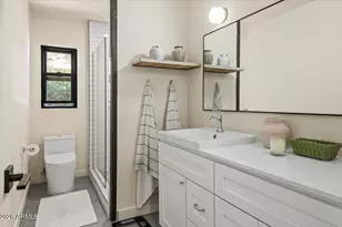 4035 E McDonald Dr, Phoenix, AZ 85018 - Photo 42