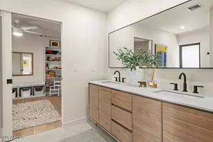 4035 E McDonald Dr, Phoenix, AZ 85018 - Photo 38