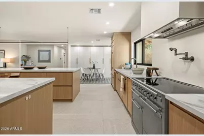 4035 E McDonald Drive, Phoenix, AZ 85018 - Photo 18