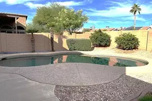 4230 E Redwood Ln, Phoenix, AZ 85048 - Photo 2