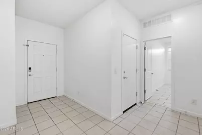 6762 W Encinas Lane Lane, Phoenix, AZ 85043 - Photo 2