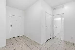 6762 W Encinas Ln Ln, Phoenix, AZ 85043 - Photo 2