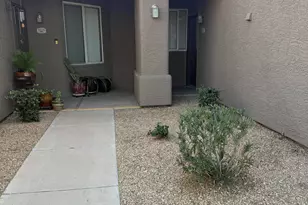 2929 W Yorkshire Dr, Phoenix, AZ 85027 - Photo 2