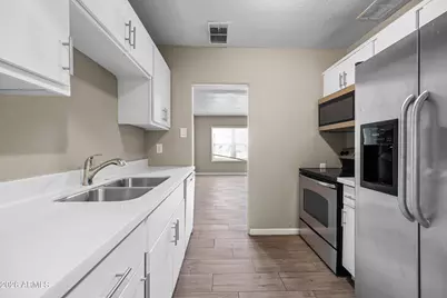 907 N 22nd Place #2, Phoenix, AZ 85006 - Photo 8