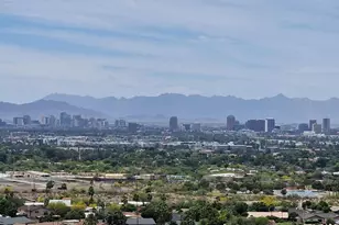 7035 North 23rd Pl, Phoenix, AZ 85020 - Photo 2