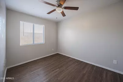 2443 E Mobile Lane #102, Phoenix, AZ 85040 - Photo 8
