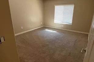 5450 E Deer Valley Dr, Phoenix, AZ 85054 - Photo 12