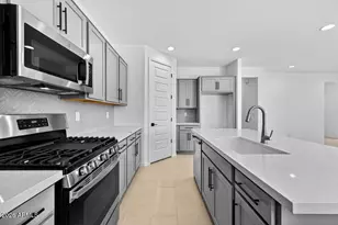 25300 N 165th Ln, Surprise, AZ 85387 - Photo 8