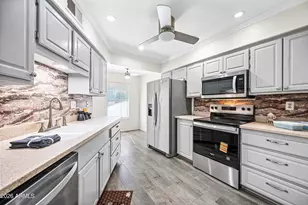 17056 N 107th Ave, Sun City, AZ 85373 - Photo 6