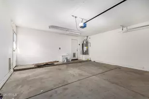 8642 W Laurel Ln, Peoria, AZ 85345 - Photo 22