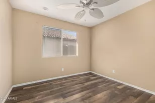 8642 W Laurel Ln, Peoria, AZ 85345 - Photo 14